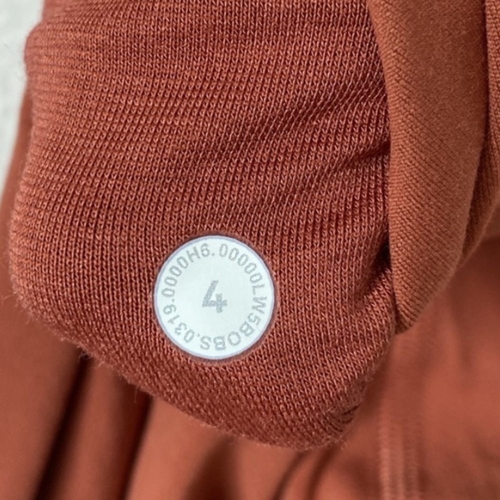 Lululemon Align Pant 28"
Rustic Clay size 4 - Picture 10 of 11